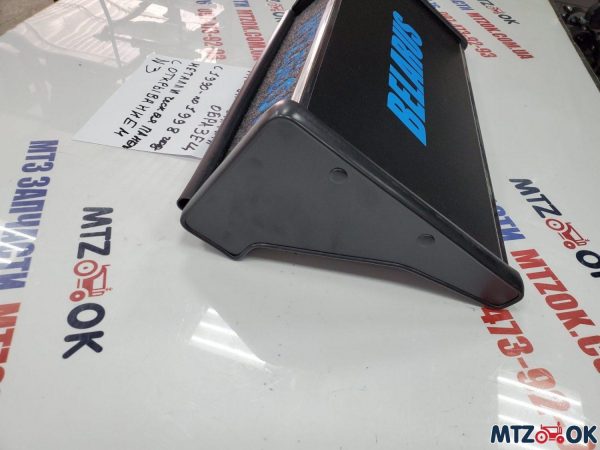 Полка панели кабины МТЗ УК под железную панель приборов с 1990 по 1998г. с открывающей верхней полкой Полка панели кабины МТЗ УК под железную панель приборов с 1990 по 1998г. с открывающей верхней полкой