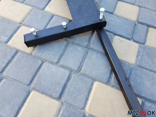 Бампер с подножкой под ящик 60 см вместо грузов Бампер с подножкой под ящик 60 см вместо грузов