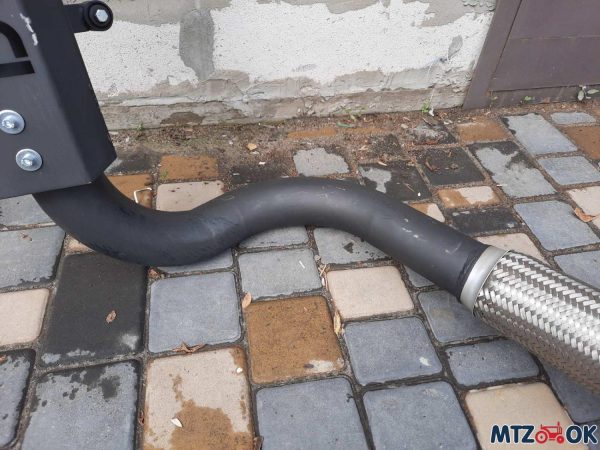 Глушитель МТЗ 1221 прямоток (накладка черная), толщина 1,5мм Глушитель МТЗ 1221 прямоток (накладка черная), толщина 1,5мм