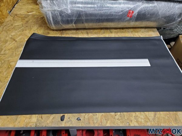 Кожзам черный на поролоне (1,40х1м) Кожзам черный на поролоне (1,40х1м)