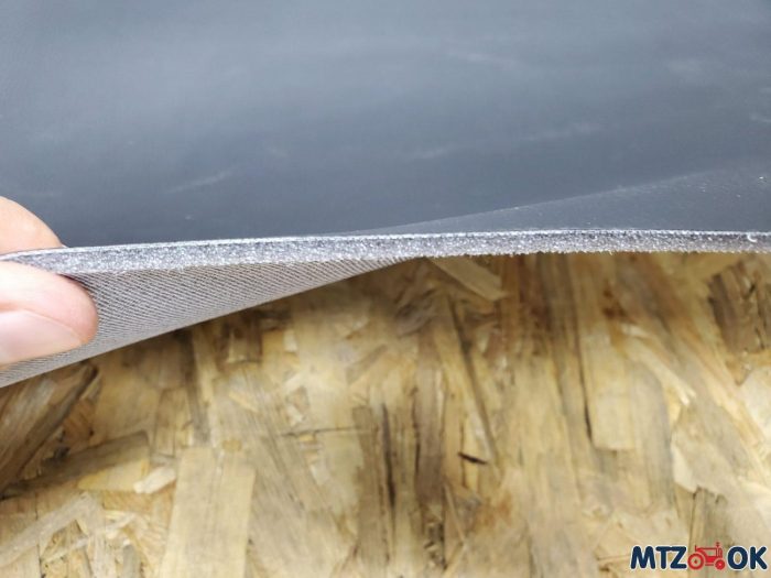 Кожзам черный на поролоне (1,40х1м) Кожзам черный на поролоне (1,40х1м)