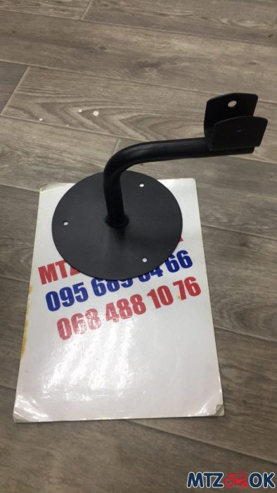 Кронштейн маяка сигнального (мигалки) с площадкой МТЗ 320-3738005 Кронштейн маяка сигнального (мигалки) с площадкой МТЗ 320-3738005