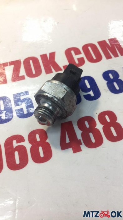 Выключатель блокировки пуска для крышки КПП 151.3710 (ВК12-51) Выключатель блокировки пуска для крышки КПП 151.3710 (ВК12-51)