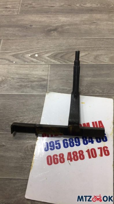 Поводок механизма переключения передач МТЗ (пр-во МТЗ)50-1702095-А1 Поводок механизма переключения передач МТЗ (пр-во МТЗ)50-1702095-А1