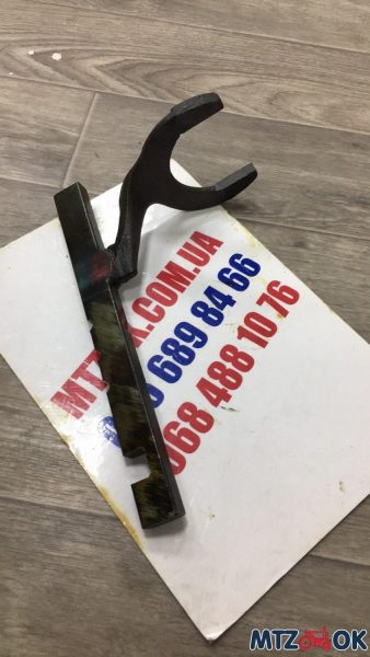 Вилка перекл. 4,5-й пер. МТЗ (пр-во МТЗ) 50-1702116 Вилка перекл. 4,5-й пер. МТЗ (пр-во МТЗ) 50-1702116