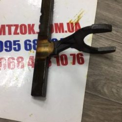 Вилка перекл. 3-й пер. МТЗ (пр-во МТЗ) 50-1702096 Вилка перекл. 3-й пер. МТЗ (пр-во МТЗ) 50-1702096