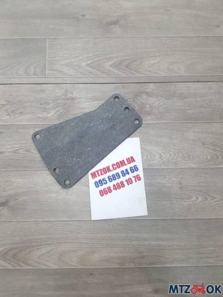 Прокладка кронштейна дозатора ЮМЗ (паронит) Прокладка кронштейна дозатора ЮМЗ (паронит)