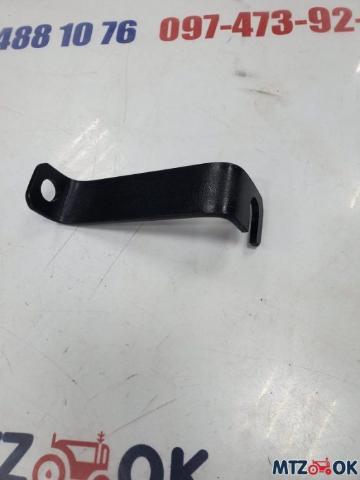 Кронштейн троса подачи топлива на стартер МТЗ Кронштейн троса подачи топлива на стартер МТЗ