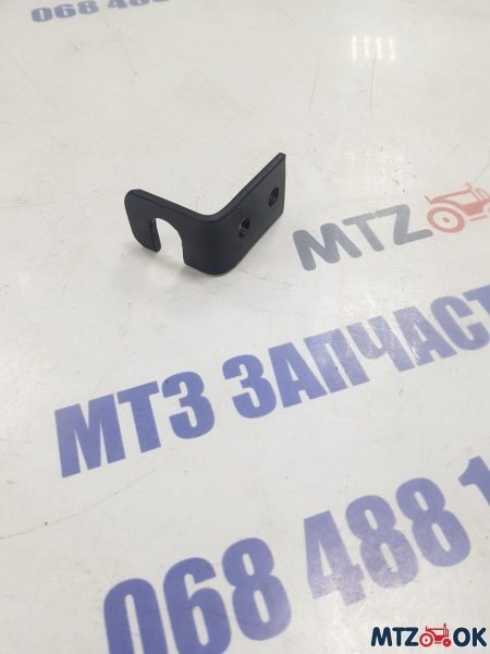 Кронштейн троса подачи топлива под кабиной МТЗ Кронштейн троса подачи топлива под кабиной МТЗ