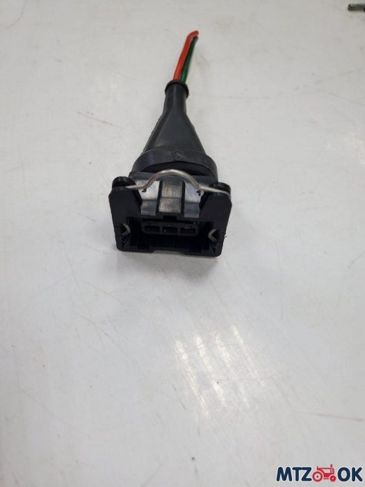 Штекер под квадратную фару ФГ-308 с зажимом Штекер под квадратную фару ФГ-308 с зажимом