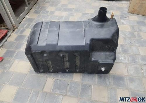 Бак топливный МТЗ прав.(пластик) (пр-во МТЗ) 80-1101520 Бак топливный МТЗ прав.(пластик) (пр-во МТЗ) 80-1101520