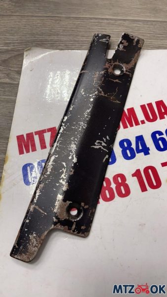 Прижим пола кабины МТЗ левый (пр-во МТЗ) 80-6702348 Прижим пола кабины МТЗ левый (пр-во МТЗ) 80-6702348