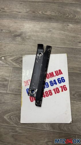 Прижим пола кабины МТЗ правый (пр-во МТЗ) 80-6702348-01 Прижим пола кабины МТЗ правый (пр-во МТЗ) 80-6702348-01