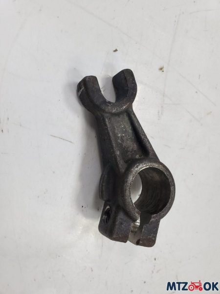 Вилка выкл. сцепления МТЗ (пр-во САЗ)50-1601203 Вилка выкл. сцепления МТЗ (пр-во САЗ)50-1601203