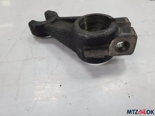 Вилка выкл. сцепления МТЗ (пр-во САЗ)50-1601203 Вилка выкл. сцепления МТЗ (пр-во САЗ)50-1601203