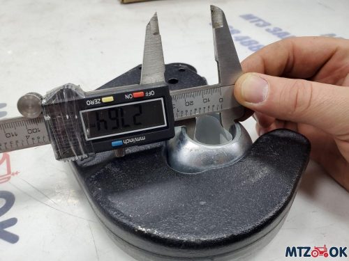 Клык навески САТ 2S (малый) (яболоко внутр.d=28мм) 712GI2 Клык навески САТ 2S (малый) (яболоко внутр.d=28мм) 712GI2