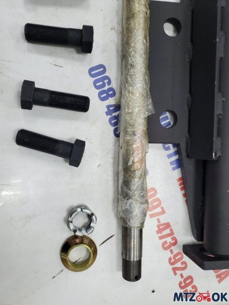 Кронштейн усиления оси навески МТЗ (кронштейн на 2 вала с двумя тягами, ось, болты, шайбы, гайки) Кронштейн усиления оси навески МТЗ (кронштейн на 2 вала с двумя тягами, ось, болты, шайбы, гайки)