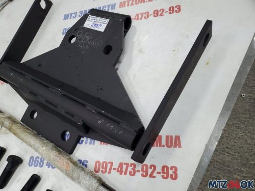 Кронштейн усиления оси навески МТЗ (кронштейн на 2 вала с двумя тягами, ось, болты, шайбы, гайки) Кронштейн усиления оси навески МТЗ (кронштейн на 2 вала с двумя тягами, ось, болты, шайбы, гайки)