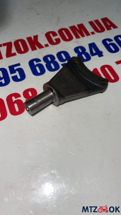 Вилка муфты коробки разд. МТЗ (пр-во БЗТДиА)52-1802084 Вилка муфты коробки разд. МТЗ (пр-во БЗТДиА)52-1802084