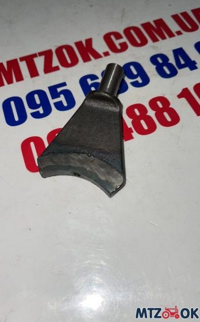 Вилка муфты коробки разд. МТЗ (пр-во БЗТДиА)52-1802084 Вилка муфты коробки разд. МТЗ (пр-во БЗТДиА)52-1802084