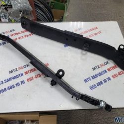 Тяга продольная (согнутая с двух сторон) с крюком К2С МТЗ усиленная 30мм длина 90см между ябл.(к-т2ш) Тяга продольная (согнутая с двух сторон) с крюком К2С МТЗ усиленная 30мм длина 90см между ябл.(к-т2ш)