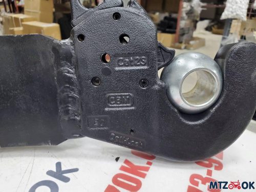 Тяга продольная (согнутая с двух сторон) с крюком К2С МТЗ усиленная 30мм длина 90см между ябл.(к-т2ш) Тяга продольная (согнутая с двух сторон) с крюком К2С МТЗ усиленная 30мм длина 90см между ябл.(к-т2ш)