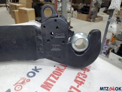 Тяга продольная (согнутая с двух сторон) с крюком К2С МТЗ усиленная 30мм длина 90см между ябл.(к-т2ш) Тяга продольная (согнутая с двух сторон) с крюком К2С МТЗ усиленная 30мм длина 90см между ябл.(к-т2ш)