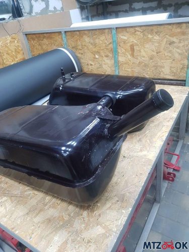 Бак топливный МТЗ к-т лев./прав. металл (пр-во МТЗ) 70-1101005 Бак топливный МТЗ к-т лев./прав. металл (пр-во МТЗ) 70-1101005