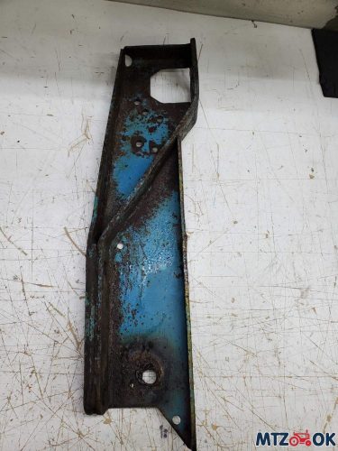 Кронштейн крепления кабины левый (пр-во МТЗ) Б/У 70-6702300-02 Кронштейн крепления кабины левый (пр-во МТЗ) Б/У 70-6702300-02