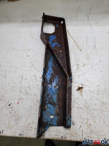 Кронштейн крепления кабины правый (пр-во МТЗ) Б/У 70-6702300-01 Кронштейн крепления кабины правый (пр-во МТЗ) Б/У 70-6702300-01