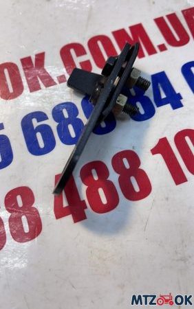 Кронштейн крепления топливных трубок МТЗ 240-1111115-А Кронштейн крепления топливных трубок МТЗ 240-1111115-А