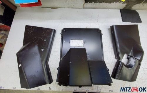 Обшивка торпеды МТЗ УК н/о 4 предмета (металл) (оригинал) к-т 80-6700320/80-6700300/85-6700330/85-6700340 Обшивка торпеды МТЗ УК н/о 4 предмета (металл) (оригинал) к-т 80-6700320/80-6700300/85-6700330/85-6700340