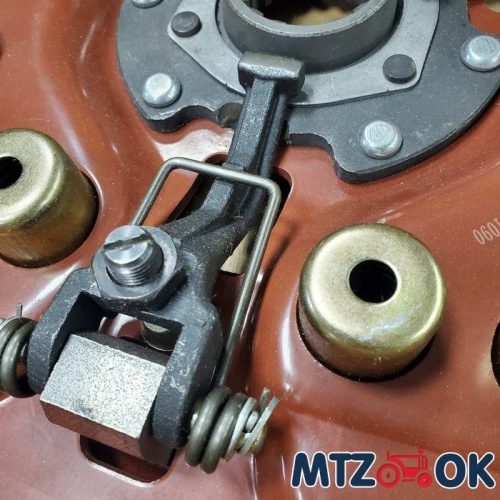 Диск сцепл. нажимной МТЗ 80,82 в сб. (корзина) С/О (пр-во ДК) 70-1601090-А Диск сцепл. нажимной МТЗ 80,82 в сб. (корзина) С/О (пр-во ДК) 70-1601090-А