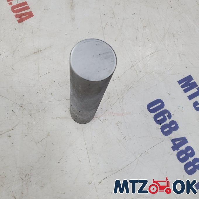 Ось крюка прицепного 70-2807047 Ось крюка прицепного 70-2807047