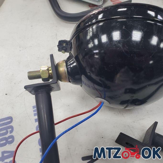 Кронштейн под круглую фару на кабину МТЗ с куном к-т 2шт. (собств. пр-во) Кронштейн под круглую фару на кабину МТЗ с куном к-т 2шт. (собств. пр-во)