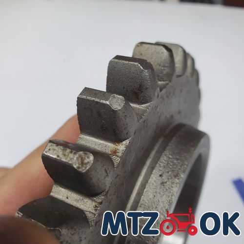 Прижим пола кабины МТЗ УК (пр-во Украина) 80-6702111 Прижим пола кабины МТЗ УК (пр-во Украина) 80-6702111