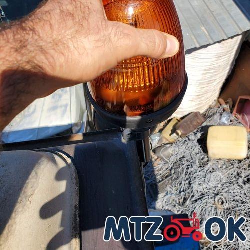 Кронштейн маяка сигнального на заднюю стойку кабины МТЗ (собств. пр-во) Кронштейн маяка сигнального на заднюю стойку кабины МТЗ (собств. пр-во)