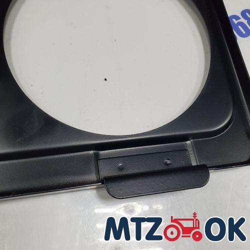 Решетка капота нижняя МТЗ 80.82 под квадратные фары (пр-во Украина) 80-8401080-Б Решетка капота нижняя МТЗ 80.82 под квадратные фары (пр-во Украина) 80-8401080-Б