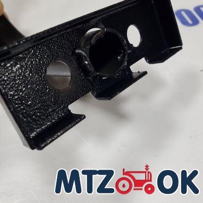 Кронштейн фонаря переднего МТЗ УК правый (пр-во Украина) Н80-3712040 Кронштейн фонаря переднего МТЗ УК правый (пр-во Украина) Н80-3712040