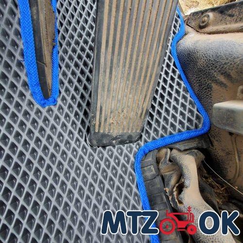 Коврик пола кабины МТЗ УК ЕВА №2 быстросъемный вариант на резиновый тонкий коврик с 2х частей (пр-во Украина) Коврик пола кабины МТЗ УК ЕВА №2 быстросъемный вариант на резиновый тонкий коврик с 2х частей (пр-во Украина)