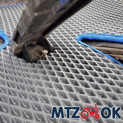 Коврик пола кабины МТЗ УК ЕВА №2 быстросъемный вариант на резиновый тонкий коврик с 2х частей (пр-во Украина) Коврик пола кабины МТЗ УК ЕВА №2 быстросъемный вариант на резиновый тонкий коврик с 2х частей (пр-во Украина)
