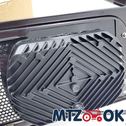 Обшивка торпеды МТЗ МК черный кожзам для оклейки щитка приборов 4 предмета (без уха) (синяя. красная. зеленая строчка) к-т Обшивка торпеды МТЗ МК черный кожзам для оклейки щитка приборов 4 предмета (без уха) (синяя. красная. зеленая строчка) к-т