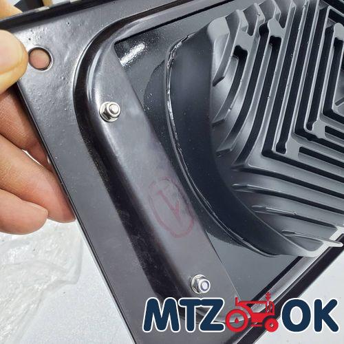 Обшивка торпеды МТЗ МК черный кожзам для оклейки щитка приборов 4 предмета (без уха) (синяя. красная. зеленая строчка) к-т Обшивка торпеды МТЗ МК черный кожзам для оклейки щитка приборов 4 предмета (без уха) (синяя. красная. зеленая строчка) к-т