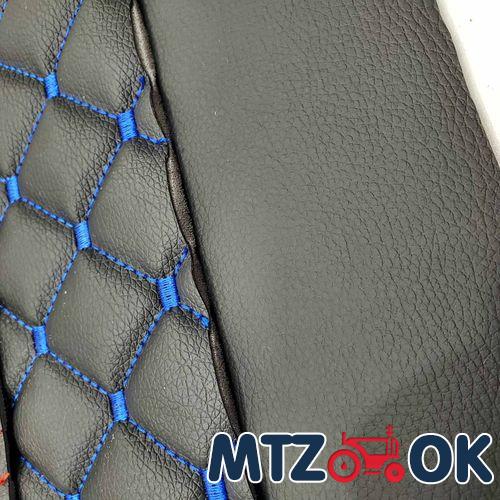 Обшивка люка крыши МТЗ МК 70-6700035 мягкая (черный кожзам красная и синяя. зеленая строчка) Обшивка люка крыши МТЗ МК 70-6700035 мягкая (черный кожзам красная и синяя. зеленая строчка)