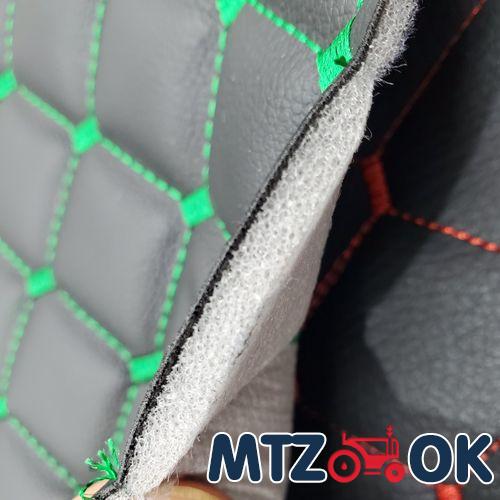 Обшивка люка крыши МТЗ МК 70-6700035 мягкая (черный кожзам красная и синяя. зеленая строчка) Обшивка люка крыши МТЗ МК 70-6700035 мягкая (черный кожзам красная и синяя. зеленая строчка)