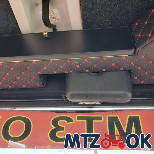 Обшивка кабины МТЗ МК 4 предмета (кожзам красная, синяя, зеленая строчка) к-т Обшивка кабины МТЗ МК 4 предмета (кожзам красная, синяя, зеленая строчка) к-т