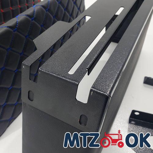 Крышка пульта кабины н/о (пр-во Украина) 85-6700036-Б Крышка пульта кабины н/о (пр-во Украина) 85-6700036-Б