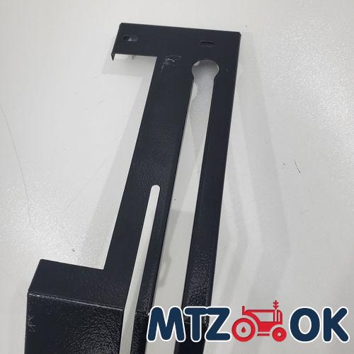 Крышка пульта кабины н/о (пр-во Украина) 85-6700036-Б Крышка пульта кабины н/о (пр-во Украина) 85-6700036-Б