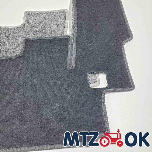Коврик пола кабины МТЗ УК ковролин №3 быстросъемный на резиновый цельный коврик с бортиками Коврик пола кабины МТЗ УК ковролин №3 быстросъемный на резиновый цельный коврик с бортиками