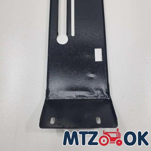 Крышка пульта кабины н/о (пр-во Украина) 85-6700036-Б Крышка пульта кабины н/о (пр-во Украина) 85-6700036-Б